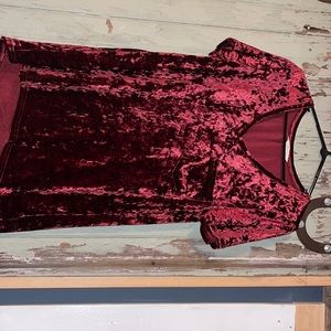 red shirt sleeve shirt/dress